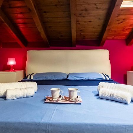 Leonardo Academy In 5' - Parcheggio Gratis - Laghi & Wi-Fi Apartman Sesto Calende Kültér fotó
