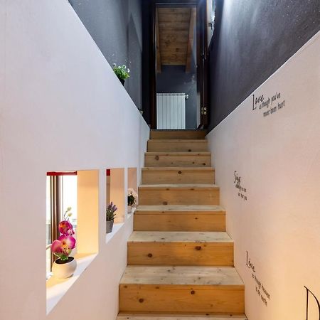 Leonardo Academy In 5' - Parcheggio Gratis - Laghi & Wi-Fi Apartman Sesto Calende Kültér fotó
