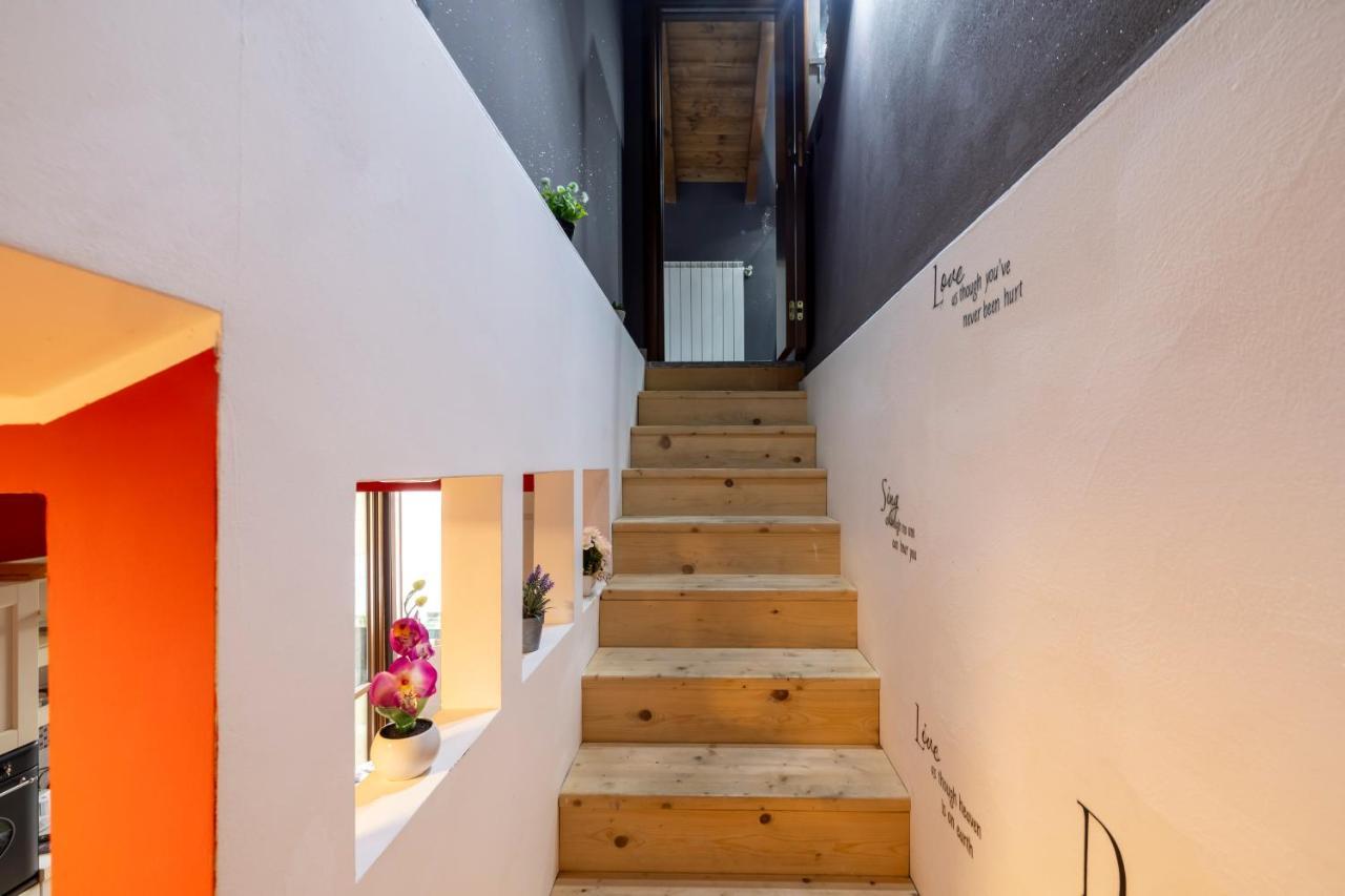 Leonardo Academy In 5' - Parcheggio Gratis - Laghi & Wi-Fi Apartman Sesto Calende Kültér fotó