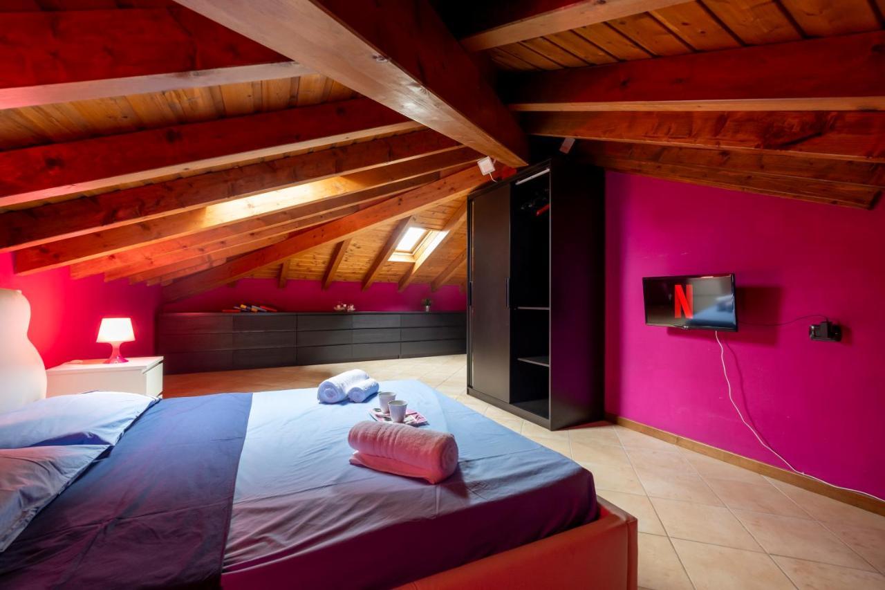 Leonardo Academy In 5' - Parcheggio Gratis - Laghi & Wi-Fi Apartman Sesto Calende Kültér fotó