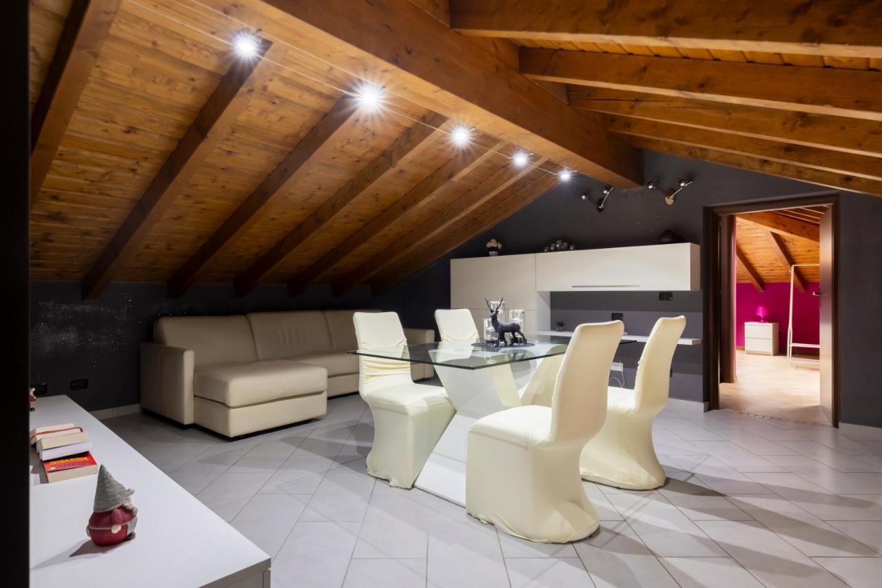 Leonardo Academy In 5' - Parcheggio Gratis - Laghi & Wi-Fi Apartman Sesto Calende Kültér fotó
